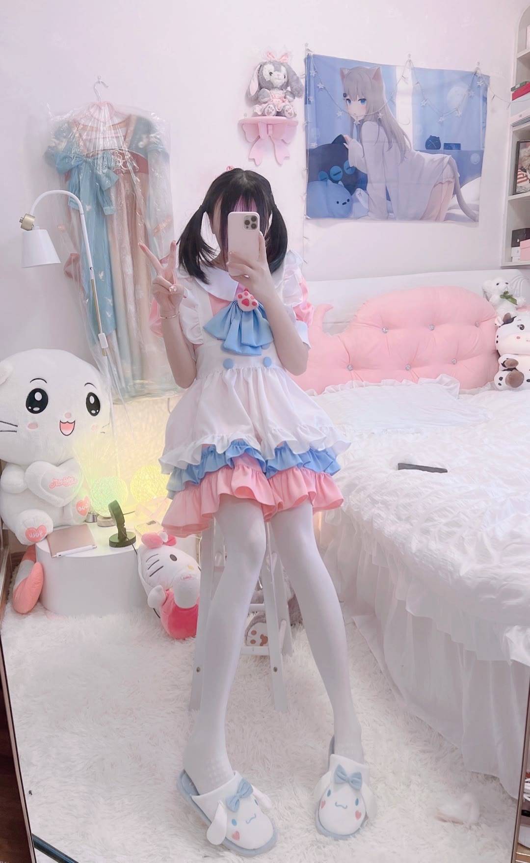 超可爱白丝双马尾小萝莉